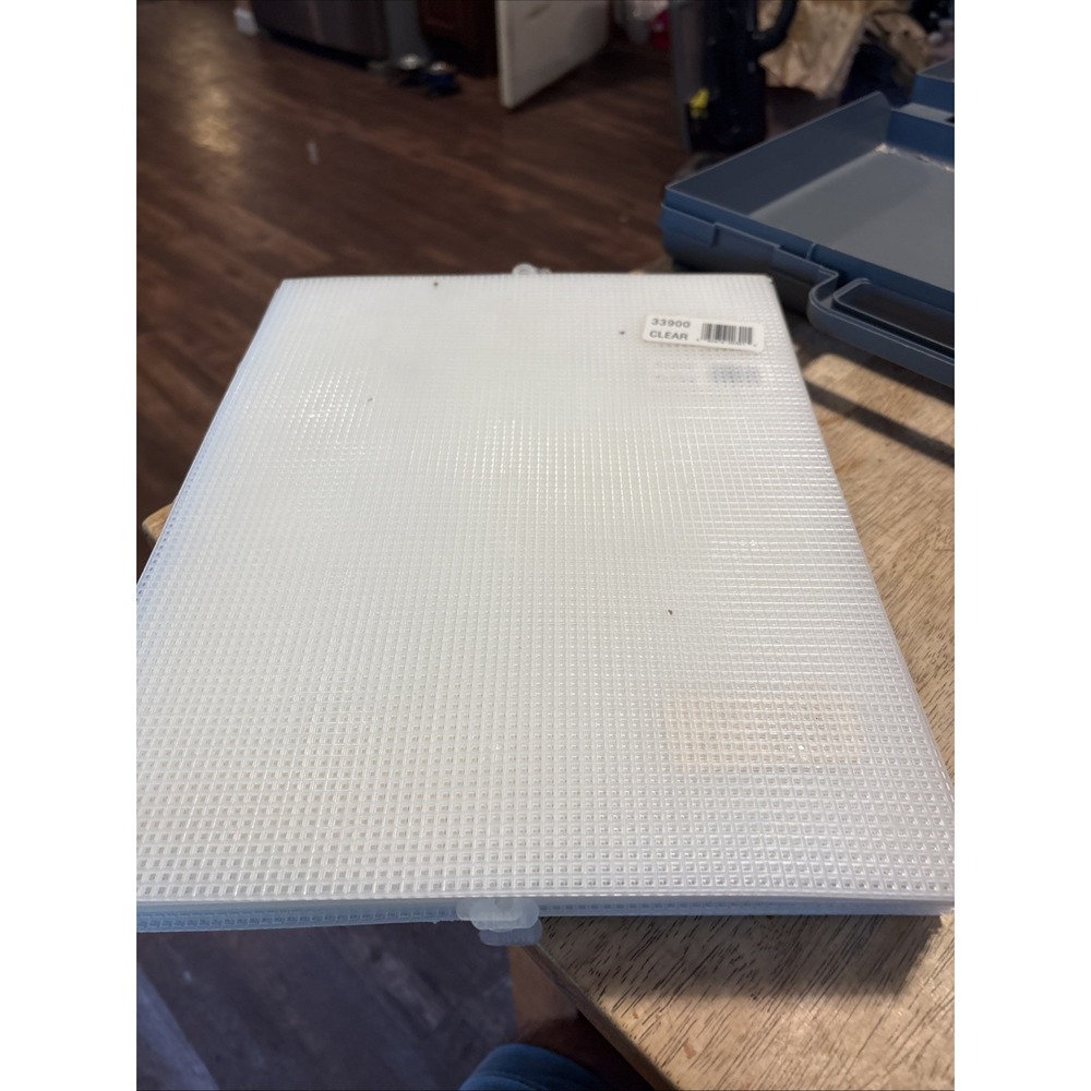 Uniek Quick Count 7 Mesh Plastic Canvas 31 Sheets 13.5" x 10.5"